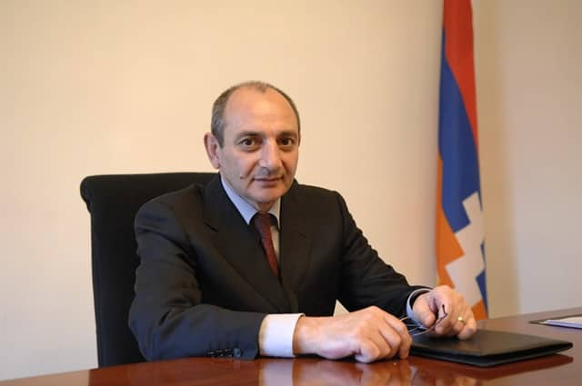 Բակո Սահակյանի անվան տակ գործող էջը կեղծ է Image